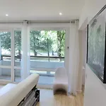 Mangin, Grand T2 Rénové, 2 Pers, Parking Inclus *