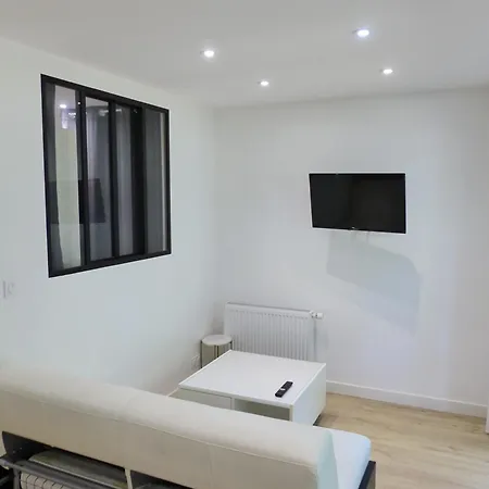 Mangin, Grand T2 Renove, 2 Pers, Parking Inclus *