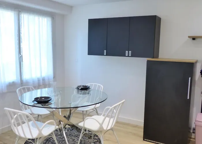 Mangin, Grand T2 Rénové, 2 Pers, Parking Inclus Nantes