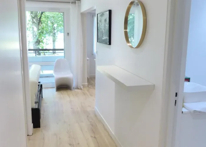 Appartement Mangin, Grand T2 Rénové, 2 Pers, Parking Inclus