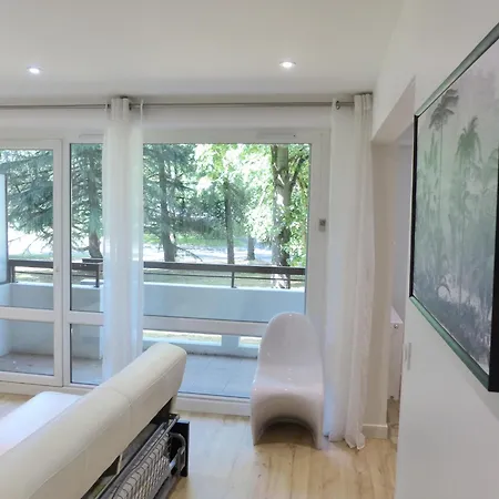 Mangin, Grand T2 Renove, 2 Pers, Parking Inclus *