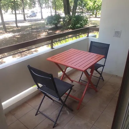 Mangin, Grand T2 Renove, 2 Pers, Parking Inclus *